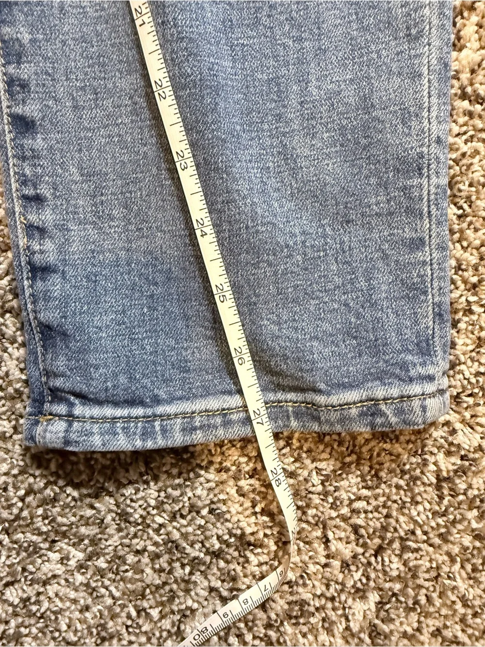 Boyfriend Jeans in Light Blue with Knee Rips